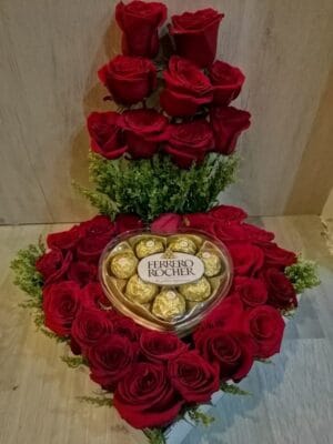 Escala corazon de rosas y ferrero. R117