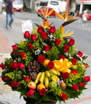 Arreglo frutal R183