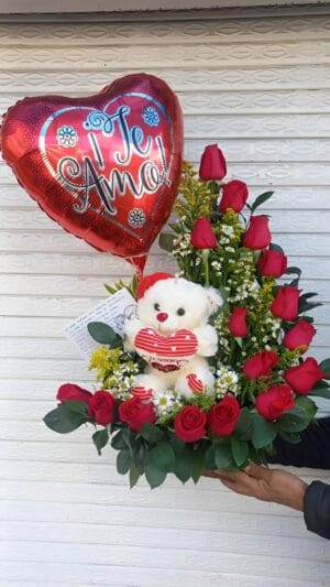 Caja con peluche y rosas R51